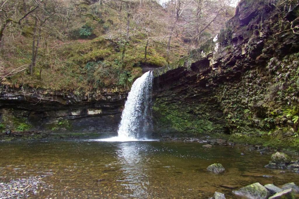Mellte Avenue - Waterfalls House Pontneddfechan Buitenkant foto